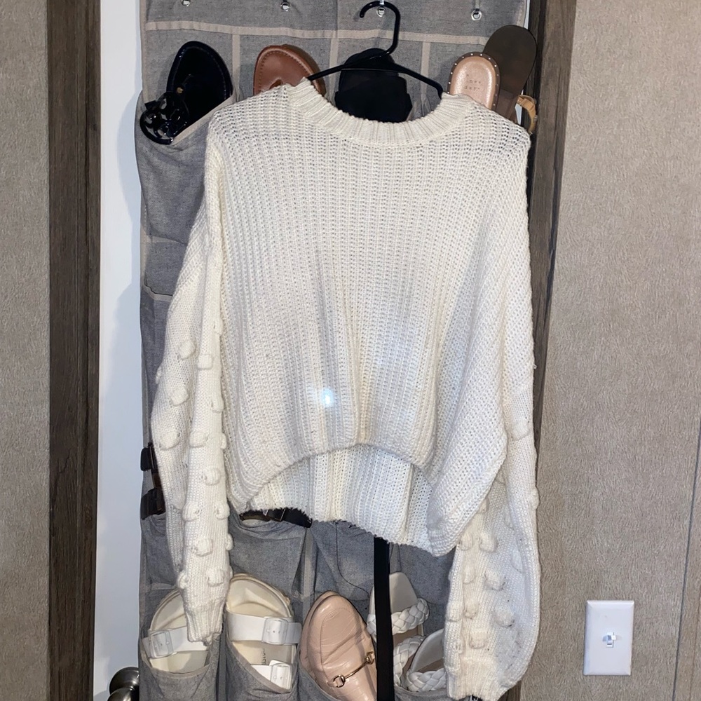 En Crème Boutique Cream Cropped Sweater